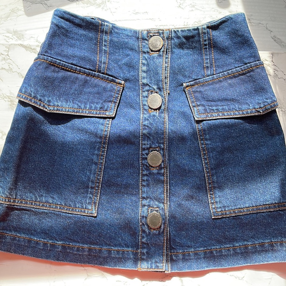 TOPSHOP MOTO DENIM SKIRT WITH CARGO POCKETS SIZE 27 IN EXCELLENT CONDITION